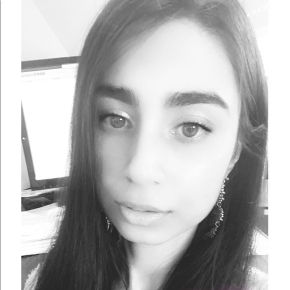 Meet your Posher, Sana - Picture 1 of 1